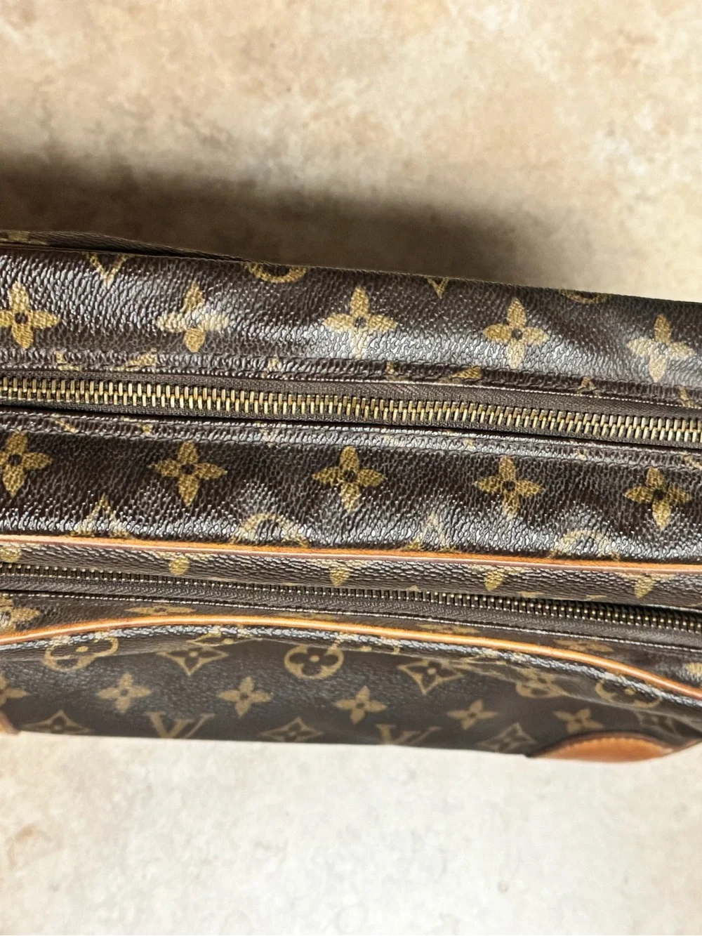 Louis Vuitton Classic Monogram Canvas Nil  Crossbody bag
